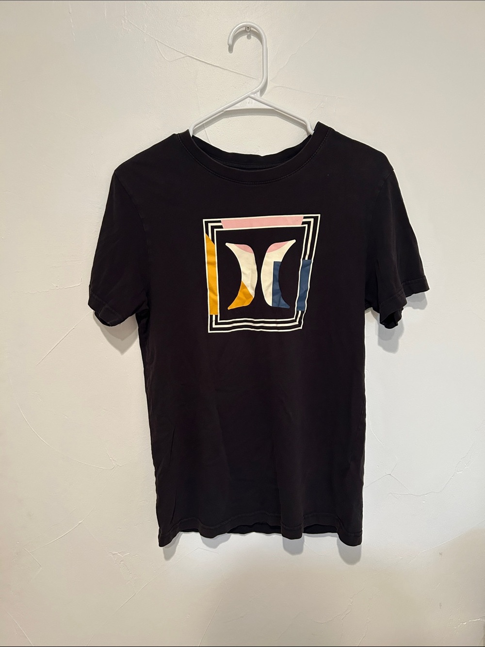 Hurley Black Short-Sleeve Tee with Multicolor Geo Logo